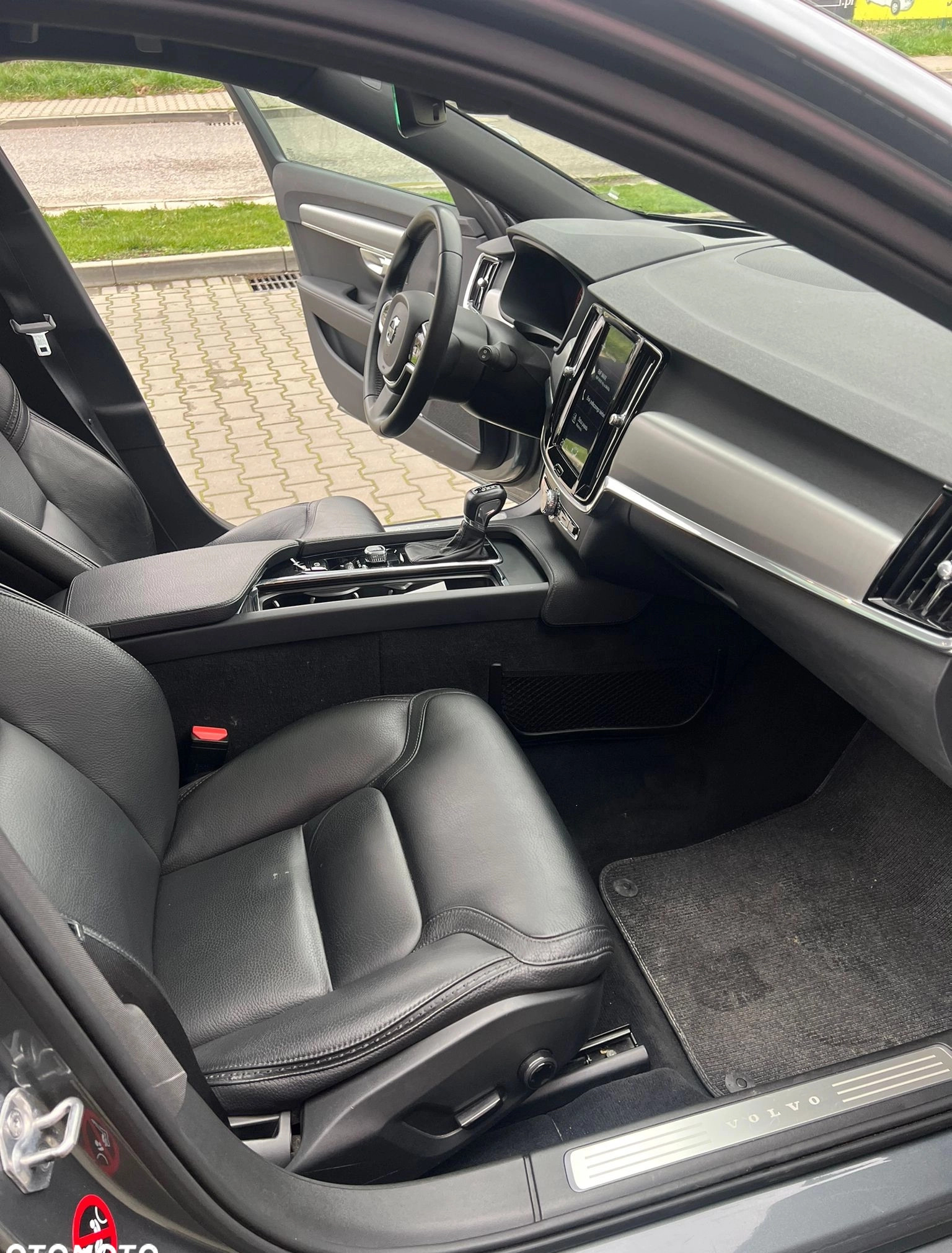 Volvo V90 Cross Country cena 139499 przebieg: 109720, rok produkcji 2018 z Warszawa małe 92